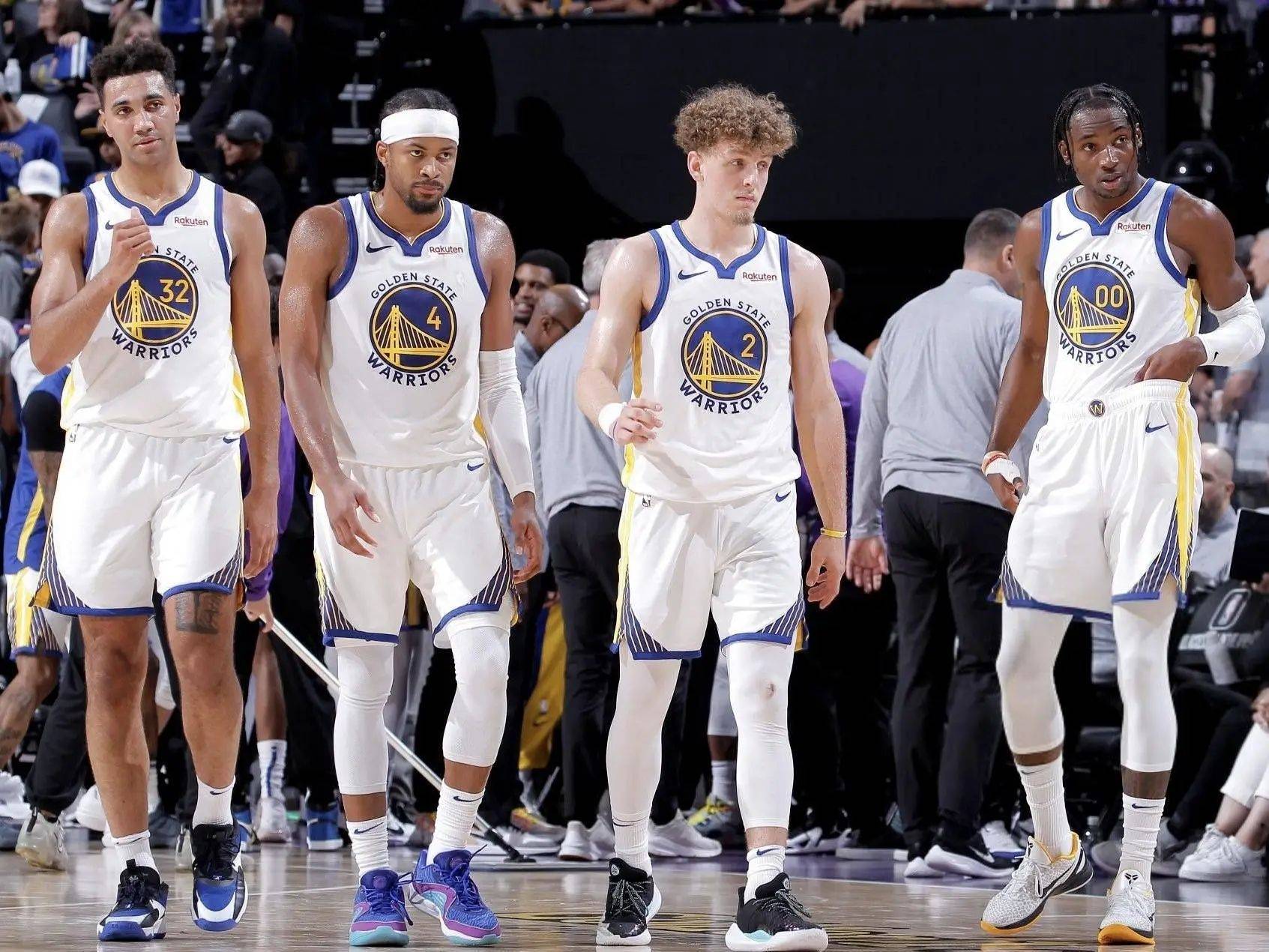 阵容搭配中 阵容搭配中